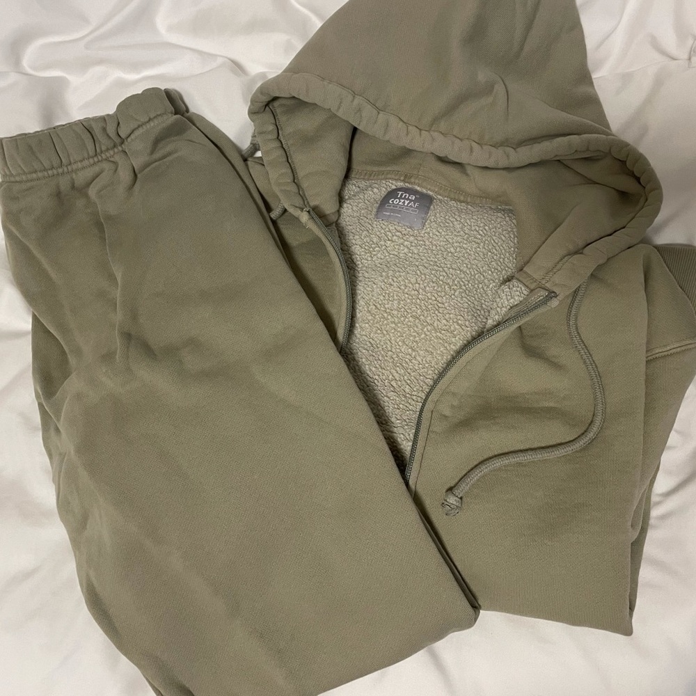 Aritzia Sweat Set in Seagreen / Sage